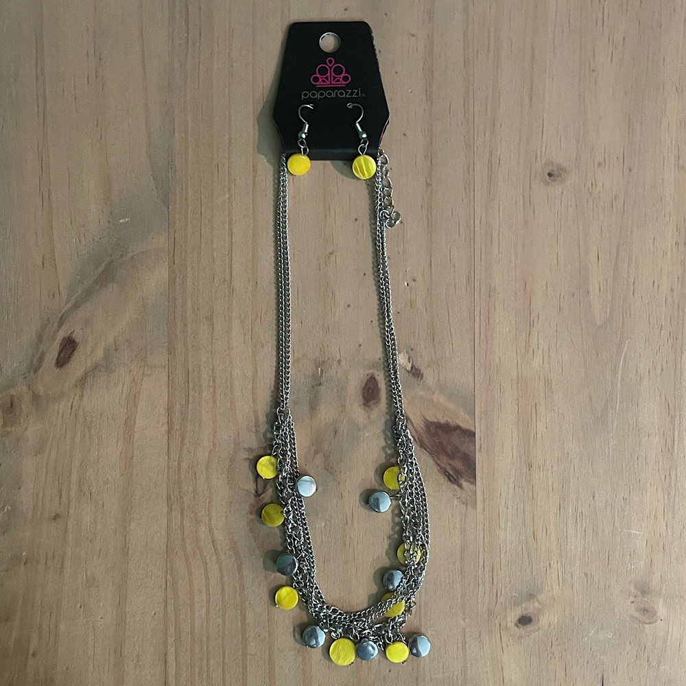 Paparazzi Yellow and Silver Necklace Set